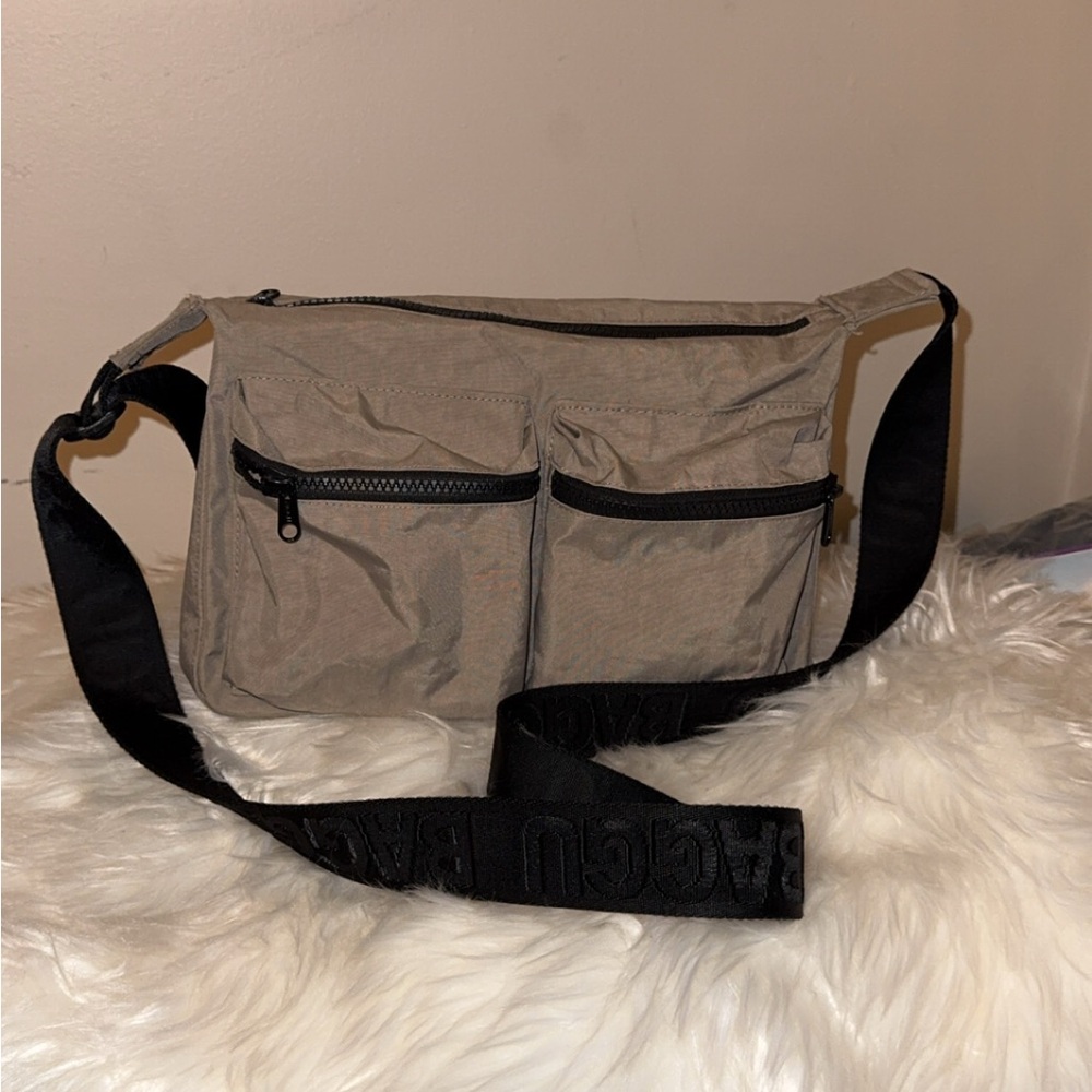 Baggy Medium Cargo Crossbody - Dove